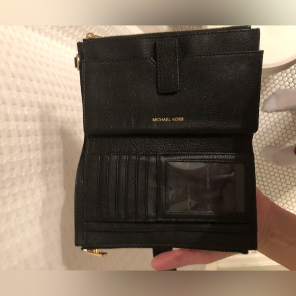 Michael Kors Wallet - Picture 3 of 3